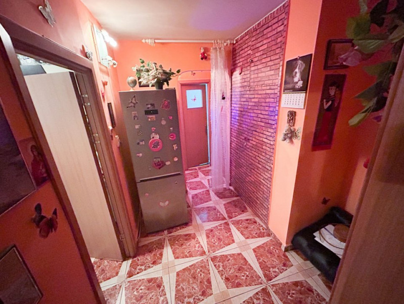 Apartament de vanzare cu 2 camere, Etaj 1 din 4, decomandat, Gorjului