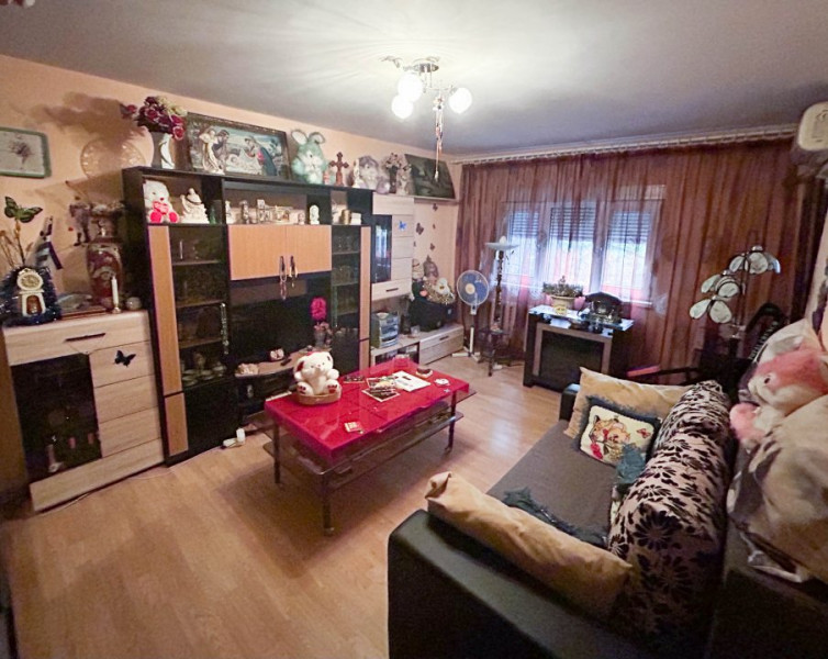Apartament de vanzare cu 2 camere, Etaj 1 din 4, decomandat, Gorjului