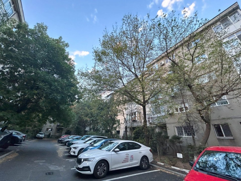 Apartament de vanzare cu 2 camere, Etaj 1 din 4, decomandat, Gorjului