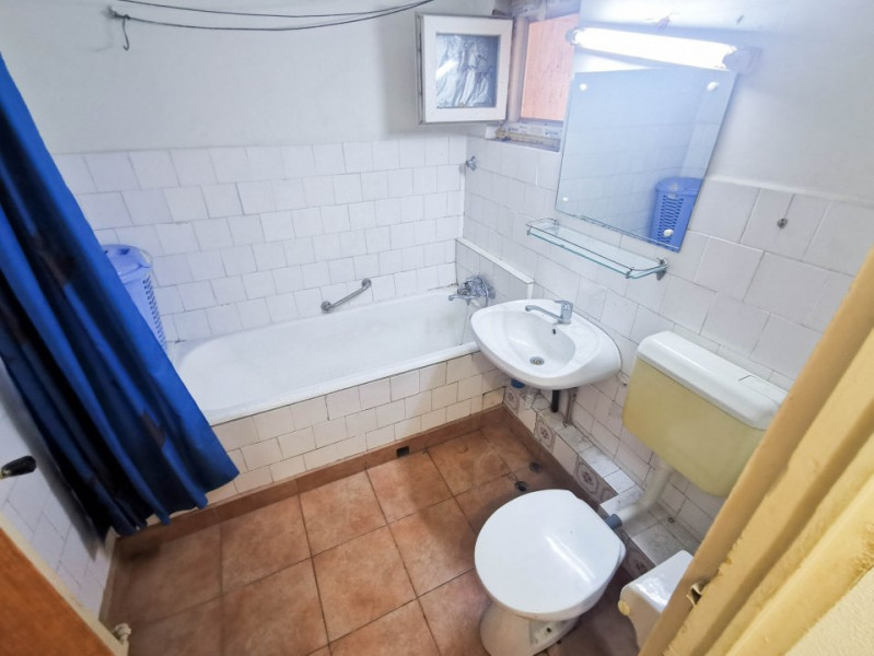 Apartament 3 camere de vanzare  2 bai, 2 balcoane, zona Vitan Comision 0