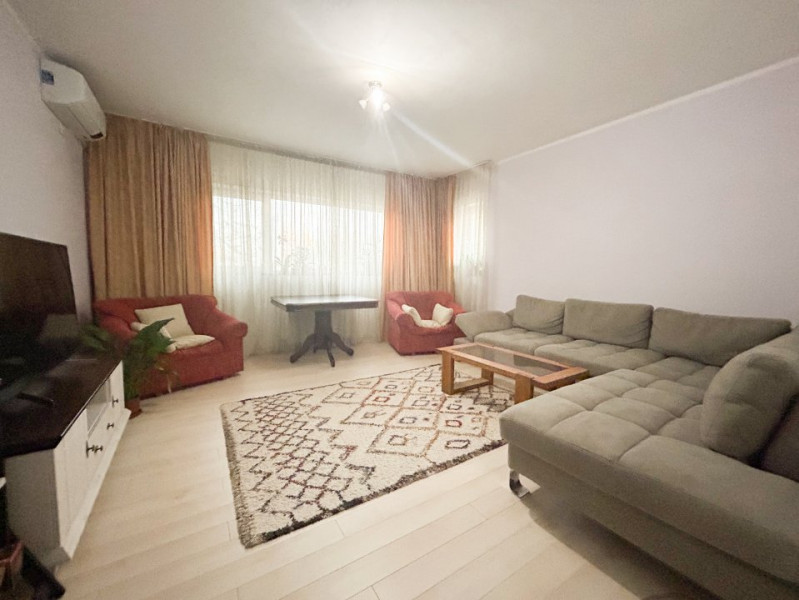 Vanzare apartament 3 camere cu centrala, mobilat si utilat, Gloria Residence