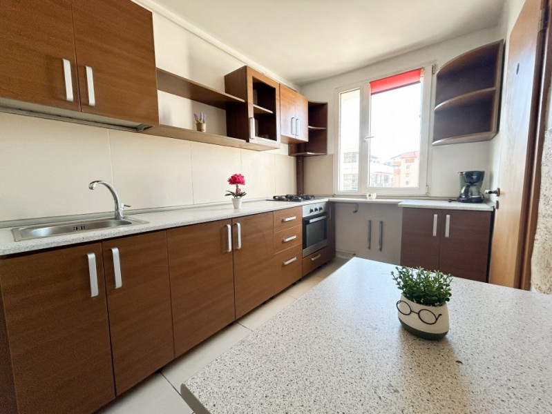 Vanzare apartament cu 3 camere mobilat si utilat, Valea Oltului