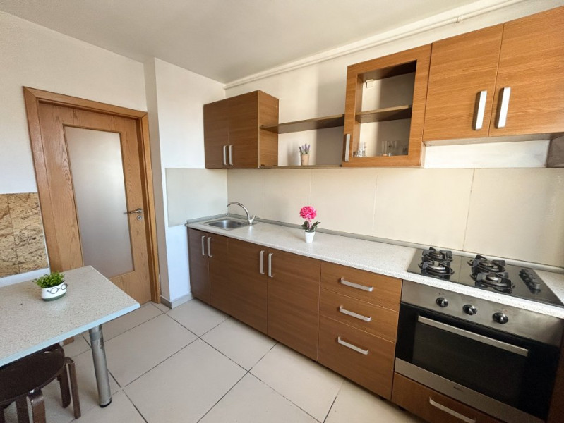 Vanzare apartament cu 3 camere mobilat si utilat, Valea Oltului