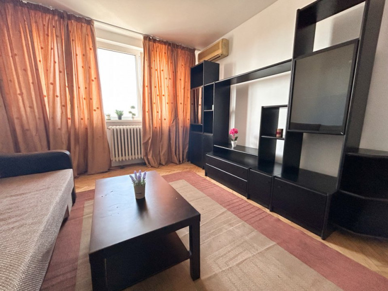 Vanzare apartament cu 3 camere mobilat si utilat, Valea Oltului