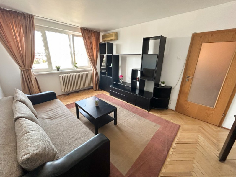 Vanzare apartament cu 3 camere mobilat si utilat, Valea Oltului