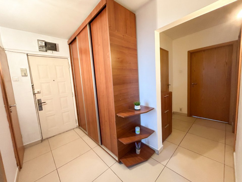Vanzare apartament cu 3 camere mobilat si utilat, Valea Oltului