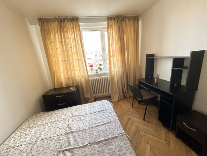 Vanzare apartament cu 3 camere mobilat si utilat, Valea Oltului