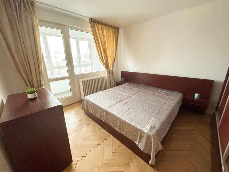 Vanzare apartament cu 3 camere mobilat si utilat, Valea Oltului