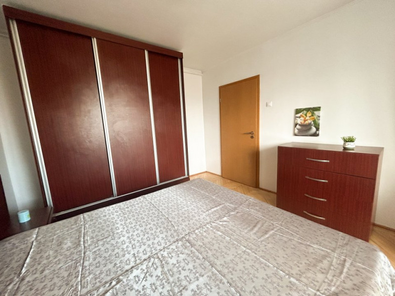 Vanzare apartament cu 3 camere mobilat si utilat, Valea Oltului