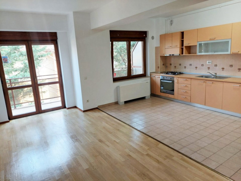 Inchiriere apartament 3 camere si loc parcare Aviatiei