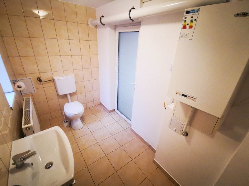 Vila P+1, 6 camere de inchiriat pentru Birouri, 140 mp, zona Parcul Carol