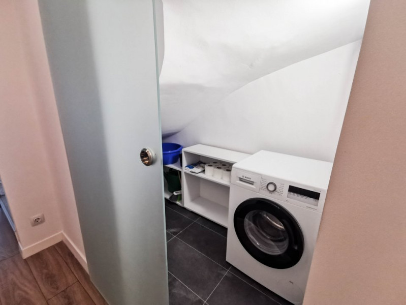 Refugiul Modern: Casa eleganta pentru inchiriere, zona rezidentiala linistita