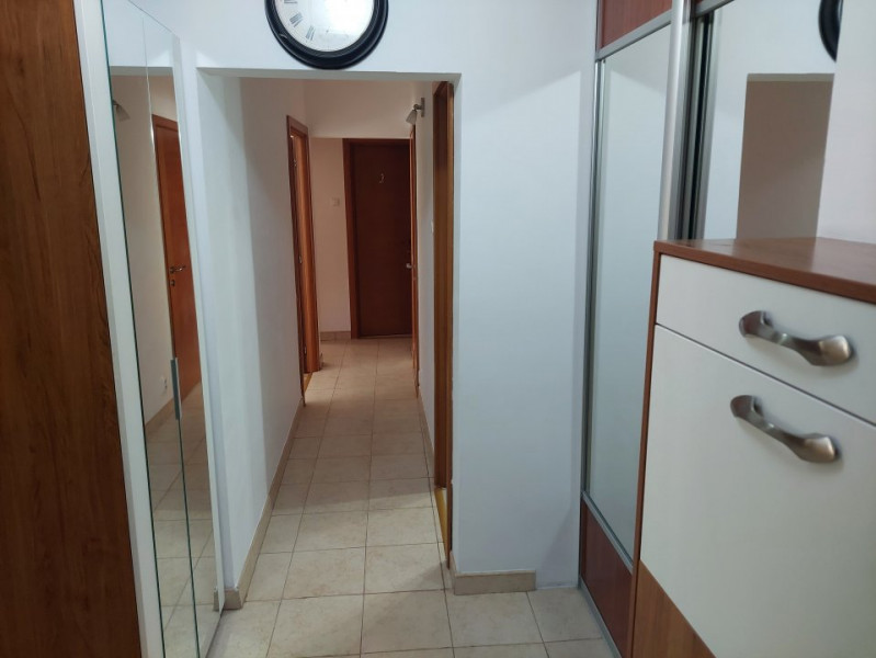 Inchiriere apartament 3 camere, Metrou Dristor 1