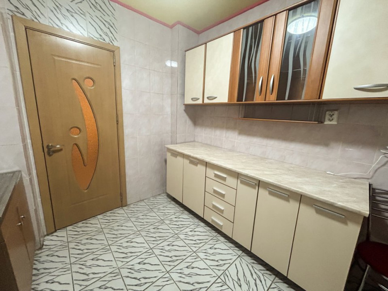 Apartament cu 2 camere, Etaj 3/4, decomandat, Gorjului