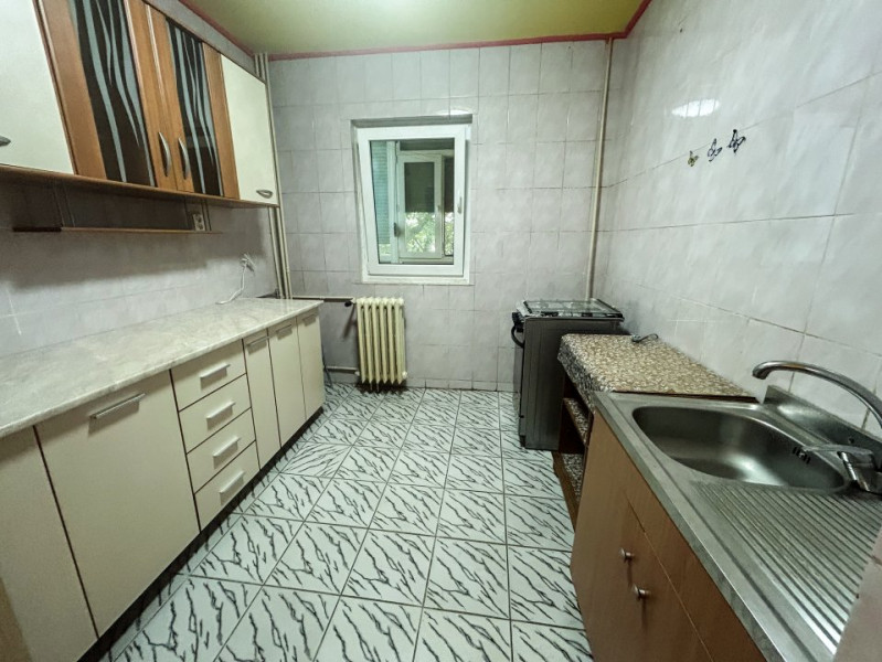 Apartament cu 2 camere, Etaj 3/4, decomandat, Gorjului