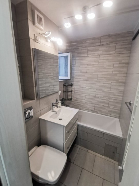 Apartament frumos, complet renovat 2 camere zona Vitan