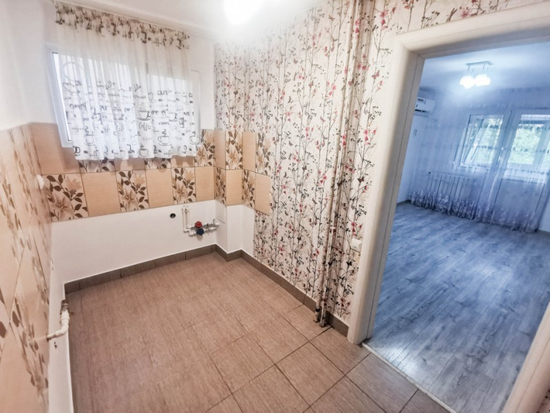 Apartament frumos, complet renovat 2 camere zona Vitan