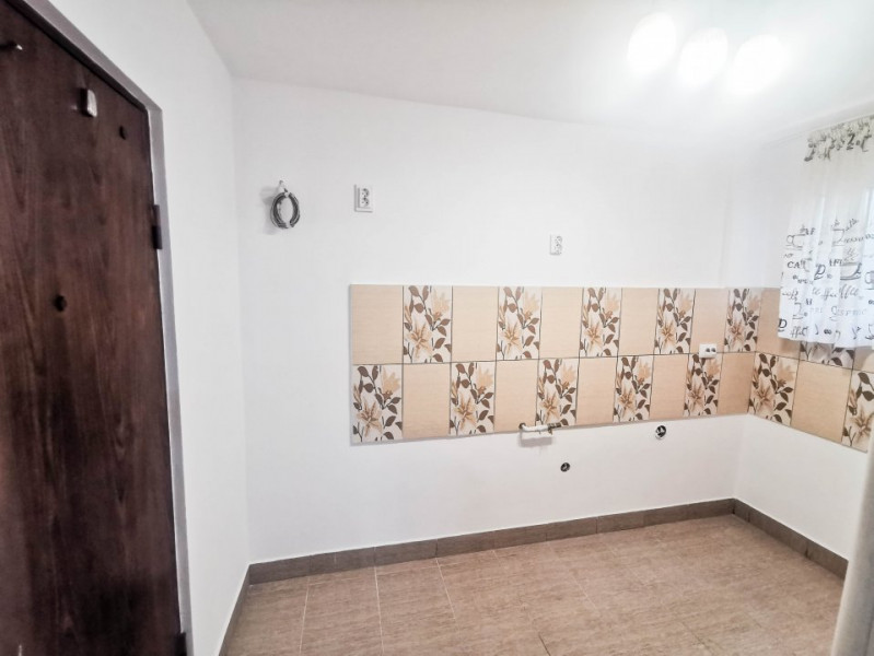 Apartament frumos, complet renovat 2 camere zona Vitan