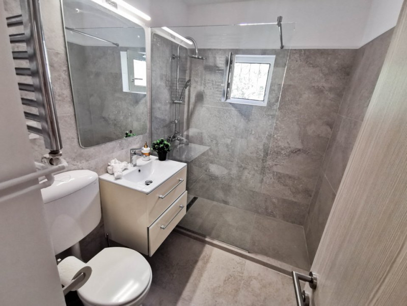 Apartament 2 camere super spatios, modern, luminos si renovat, zona Decebal