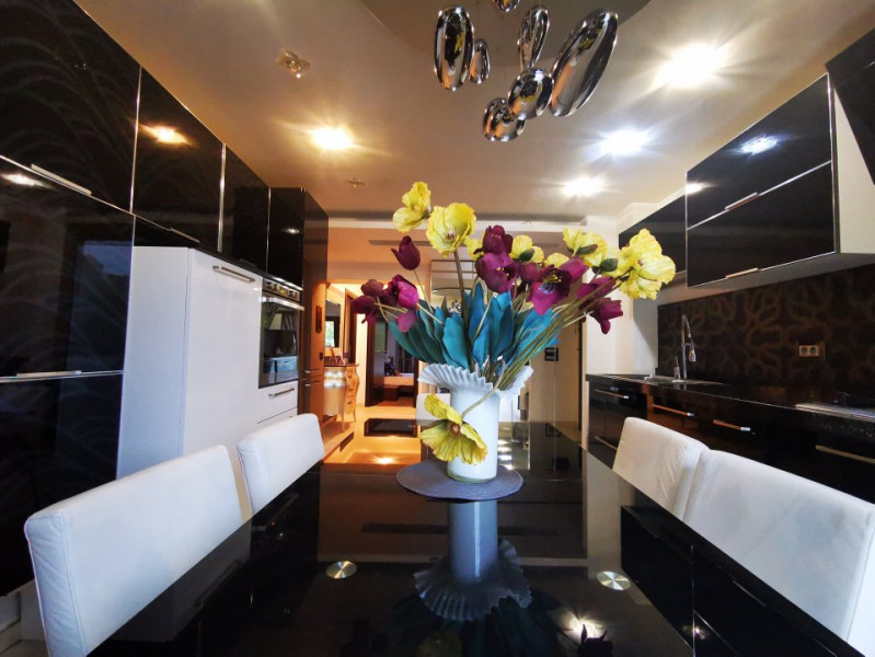 Apartament SUPERB 3 camere de inchiriat Piata Alba Iulia, Bd. Decebal