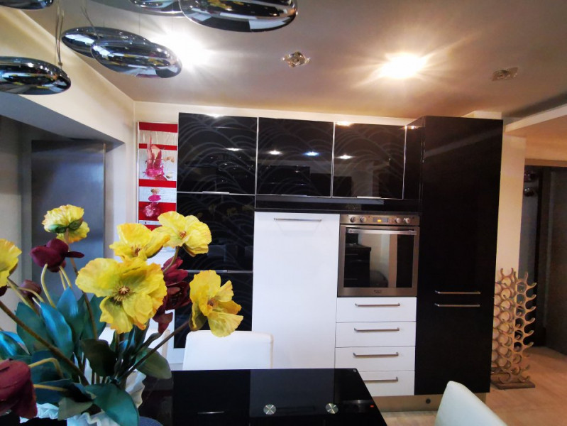 Apartament SUPERB 3 camere de inchiriat Piata Alba Iulia, Bd. Decebal