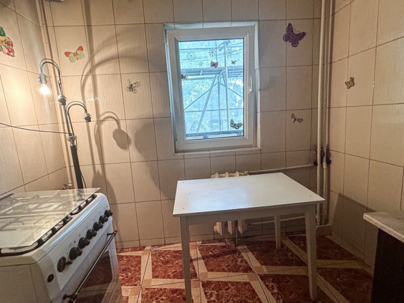 Vanzare apartament cu 2 camere, Etaj 1 din 4, decomandat, Gorjului