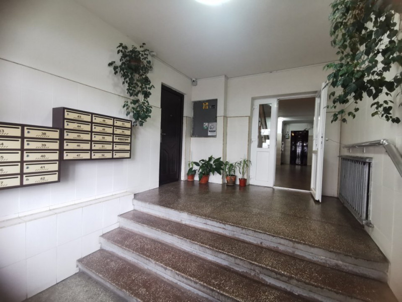 Apartament Spațios cu 3 Camere și 3 Balcoane – Lângă Mall Vitan, 87 mp