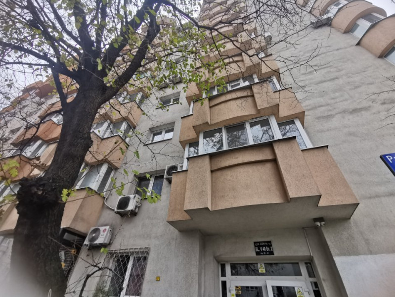 Apartament Spațios cu 3 Camere și 3 Balcoane – Lângă Mall Vitan, 87 mp