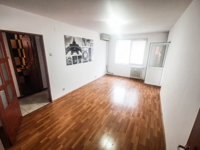 Ideal birouri: apartament 4 cam de inchiriat, nemobilat, metrou Iancului la 200m