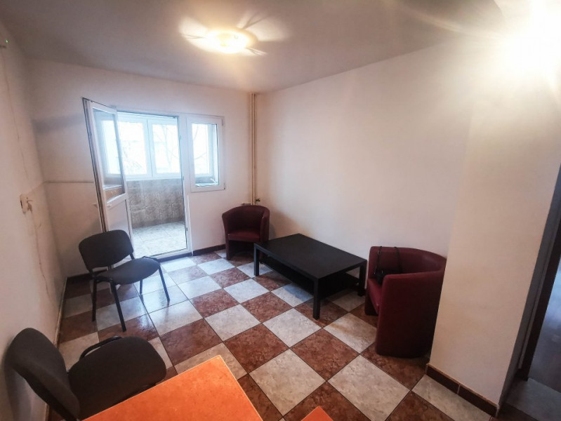 Ideal birouri: apartament 4 cam de inchiriat, nemobilat, metrou Iancului la 200m