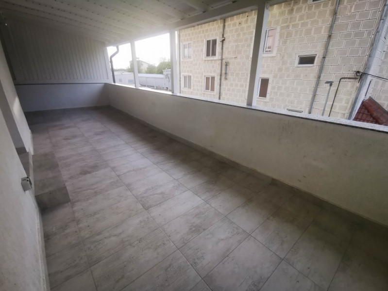 Apartament 3 camere de vanzare cu terasa 30 mp, bloc nou Brancoveanu