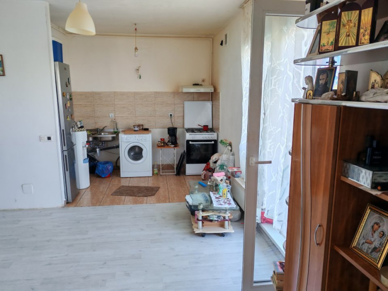 Vanzare apartament doua camere in Complex Rasarit de soare