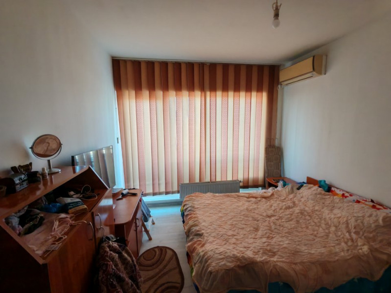 Vanzare apartament doua camere in Complex Rasarit de soare