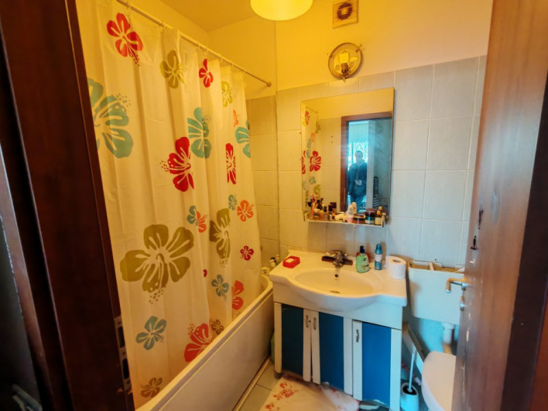 Vanzare apartament doua camere in Complex Rasarit de soare
