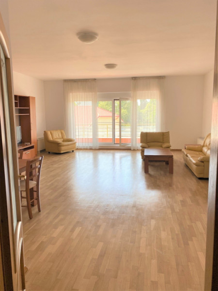 Inchiriere apartament patru camere langa Herastrau