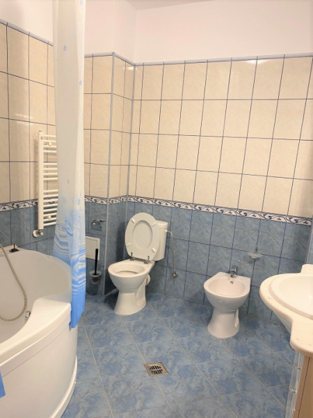 Inchiriere apartament patru camere langa Herastrau