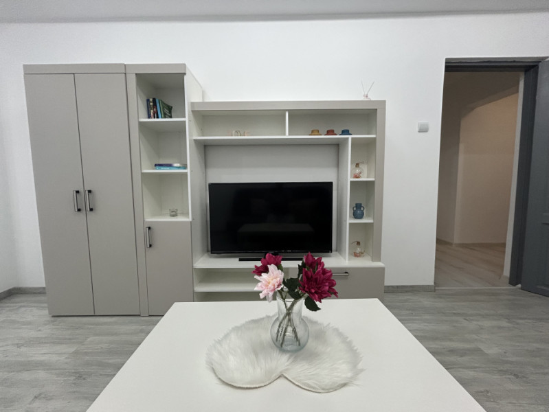 Apartament 3 camere de inchiriat la 10 min de metroul Raul Doamnei