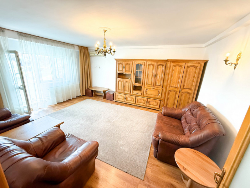 Central, apartament foarte spatios de inchiriat 2 camere pe strada Traian