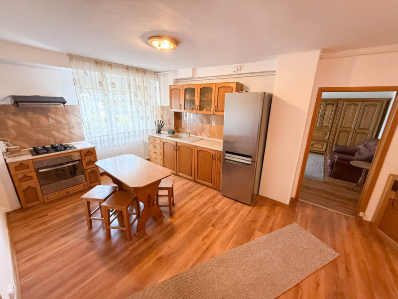 Central, apartament foarte spatios de inchiriat 2 camere pe strada Traian