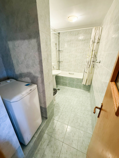 Central, apartament foarte spatios de inchiriat 2 camere pe strada Traian