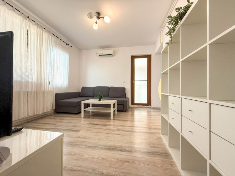 Apartament 2 camere de vânzare – Cartierul Solar, Metalurgiei, loc parcare 