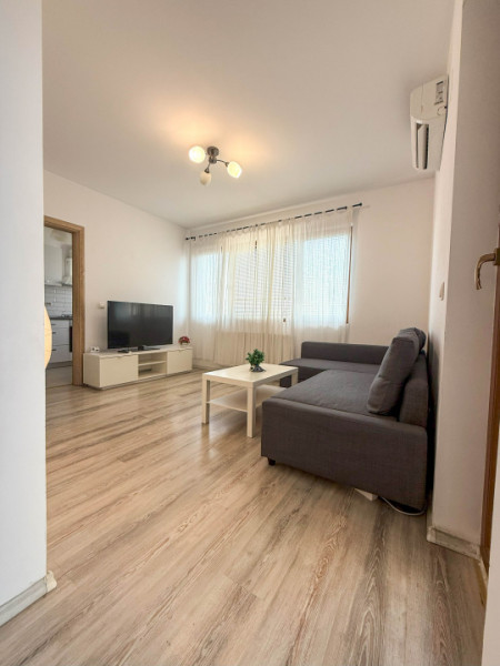 Apartament 2 camere de vânzare – Cartierul Solar, Metalurgiei, loc parcare 