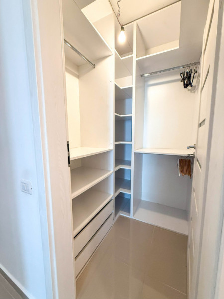 2 camere superb amenajat, complet mobilat/utilat,2 balcoane,parcare, Metalurgiei