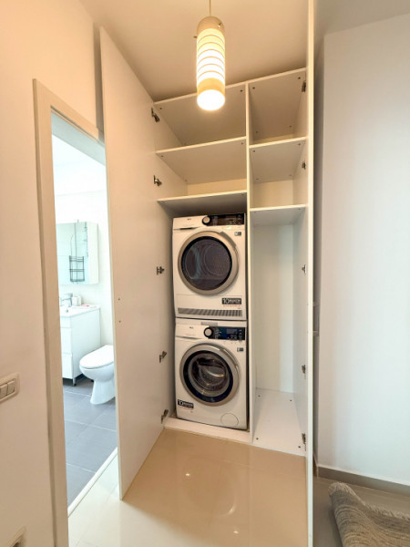 2 camere superb amenajat, complet mobilat/utilat,2 balcoane,parcare, Metalurgiei