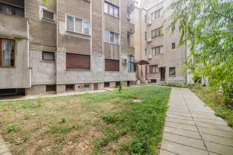 2 camere de vânzare cu potențial–Calea Victoriei, parter înalt, curte interioara