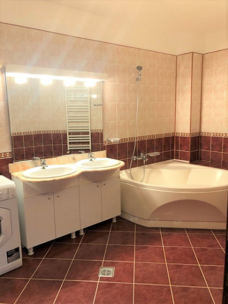 Inchiriere apartament trei camere langa Herastrau