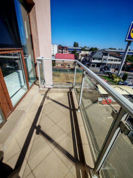 Vanzare apartament doua camere complet renovat, Titan