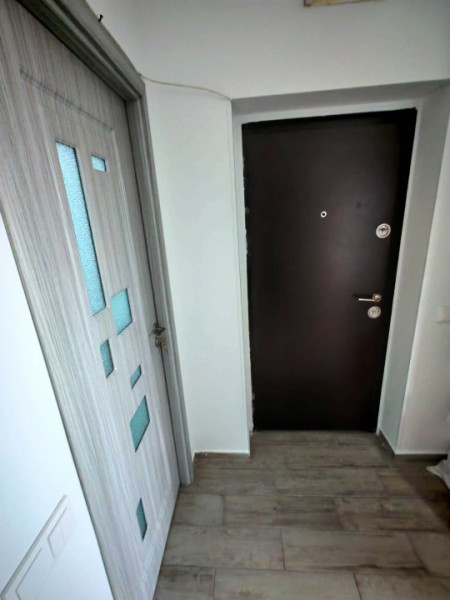 Vanzare apartament doua camere complet renovat, Complex Rasarit de Soare