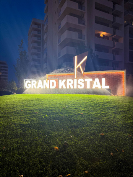 PRIMA INCHIRIERE, 2 camere , Grand Kristal Residence, Metalurgiei, loc parcare