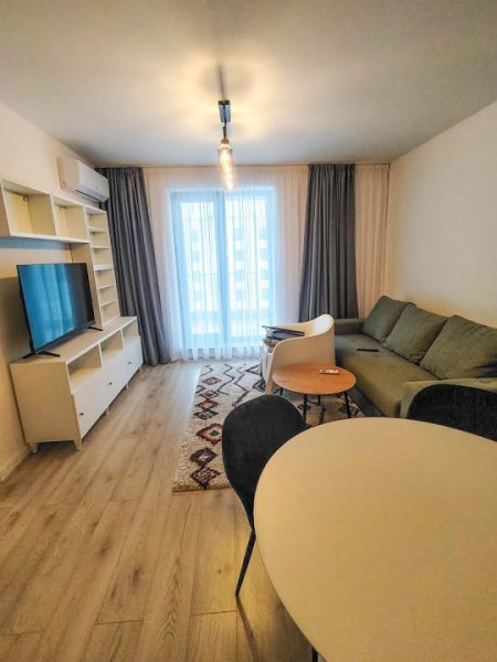 Apt 2 cam de închiriat,terasă mare,parcare inclusă,prima închiriere,Greenfield